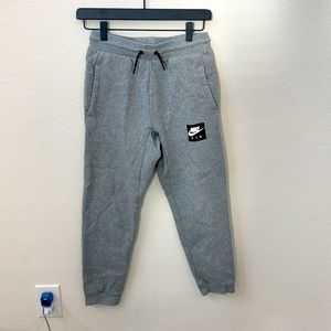 Boys Nike sweatpants gray size Large